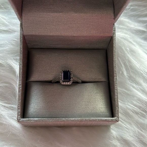 Sapphire Diamond Ring